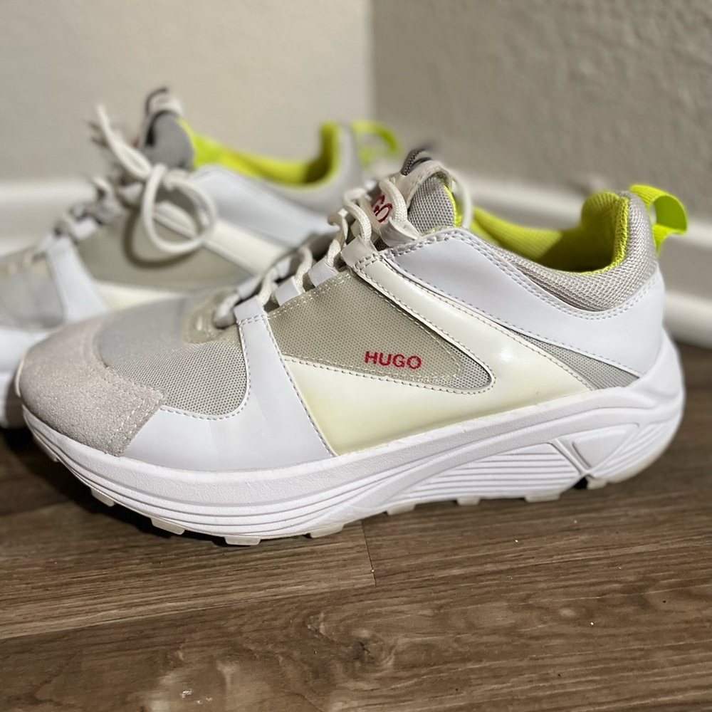 Women’s Hugo boss sneakers in a cool off-white, grey and lime green! Worn.